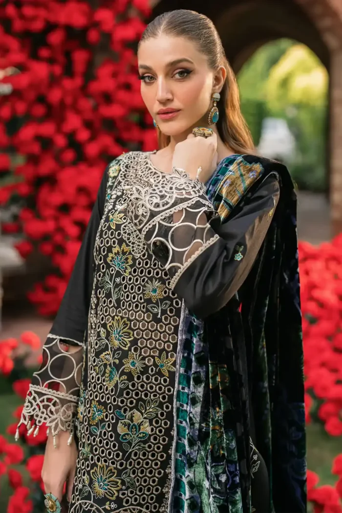 Mahnur Nazakat Luxury Winter'24 D-12 NYRA