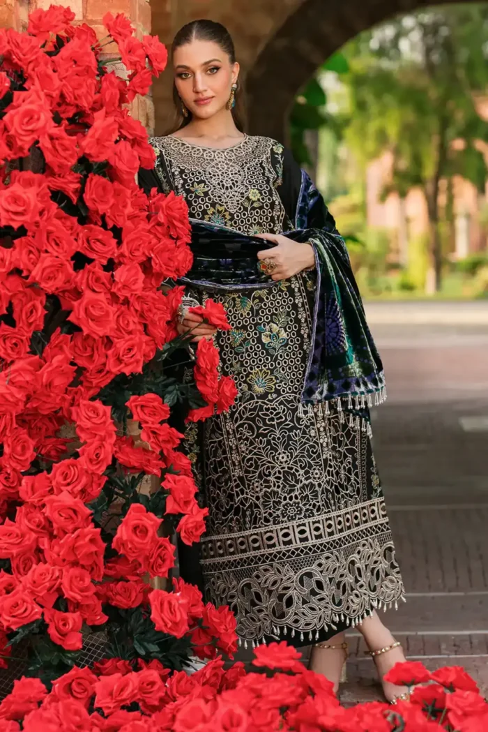 Mahnur Nazakat Luxury Winter'24 D-12 NYRA