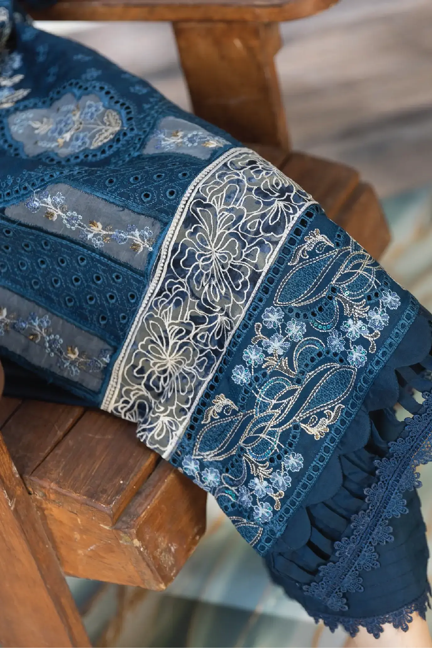 Inara By Aalaya-18 Inaara By Aalaya – Premium Embroidered Viscose 3 Piece Design-6